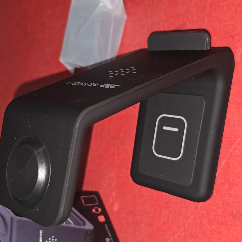 Mango T3 Dual Wireless Charging Station - Black - Picture 7 of 7
